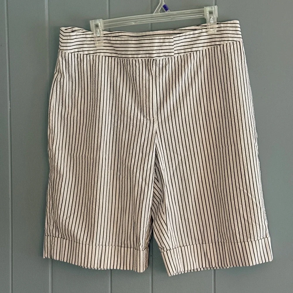 Jones New York Signature Striped Seersucker Bermuda Shorts Womens 14 Brown White